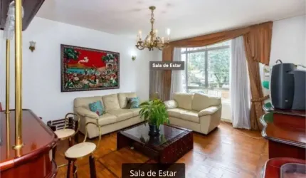 Sobrado com 270m2, 3 dormitórios, sendo 1 suíte, 2 toaletes, 5 vagas, edícula, no Campo Belo.