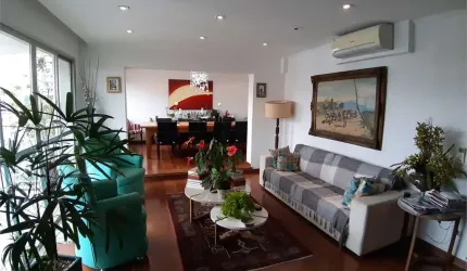 Cobertura a venda com 04 quartos, 02 suítes, 03 vagas e 320 m² no Campo Belo