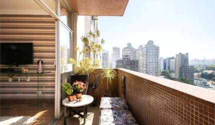 Excelente apartamento no Itaim Bibi com varanda