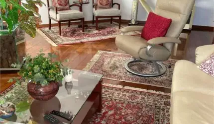 Apartamento com 4 dormitórios na Aclimação