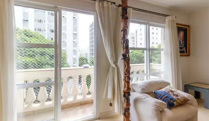 Jardim Paulista, 2 vagas, néo clássico, 4 dorm. (1 suíte), sacada, lazer
