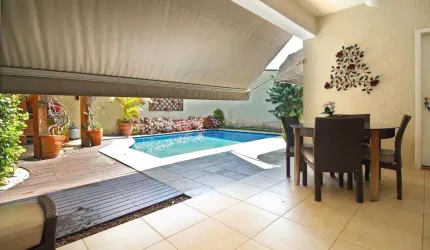 LINDA CASA NO PLANALTO PAULISTA COM PISCINA