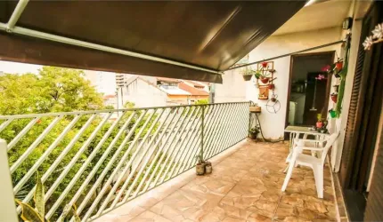 CASA COM 4 DORMITÓRIOS