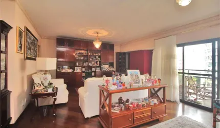 Apartamento com 3 suítes Moema Índios, ótima vista!
