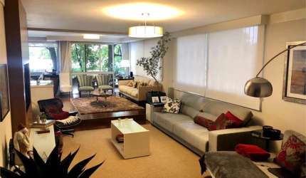 Apartamento 3 suítes, silencioso com 2 vagas em Higienópolis.