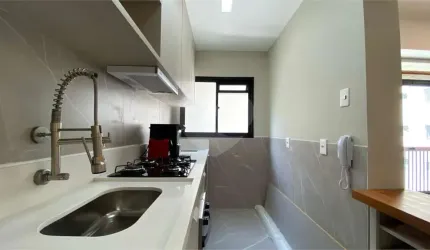 Lindo apartamento reformado na Vila Nova Conceição com 65m², 2 dormitórios e 1 vaga