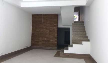 Sobrado novo com 260 m2