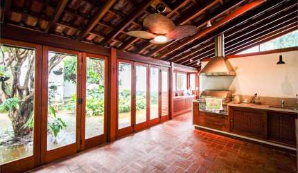 Casa de Vila a venda Jardim América 5 dormitórios, 2 suítes, 4 vagas 466 metros