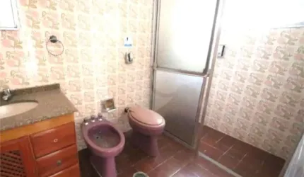 Casa no Brooklin -Ampla com jardim e quintal, com piscina