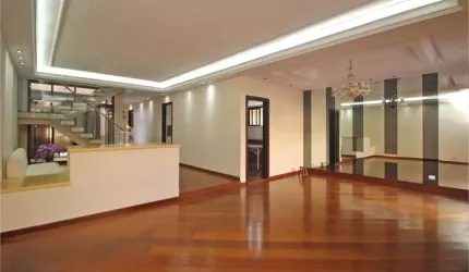 Sobrado à venda com 430m², 3 quartos e 3 suítes e 3 vagas no Planalto Paulista