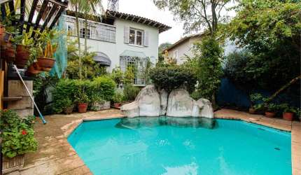 Casa Pacaembú - 4 dormts - piscina - jardim