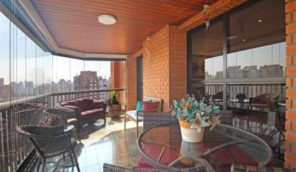 Moema Pássaros vista livre 200m2 4 suítes lindo