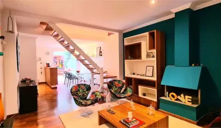 Casa de Vila com 2 dormitórios, living e quintal gourmet