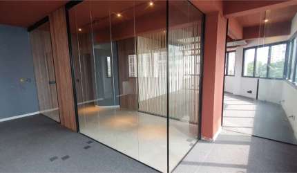 Melhor localização de São Paulo! 84m², para quem procura uma sala quase pronta para se instalar.