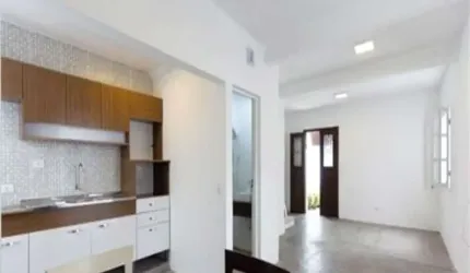 Casa a Venda na Vila Olímpia com 4 quartos sendo duas suítes e 1 vaga de garagem.