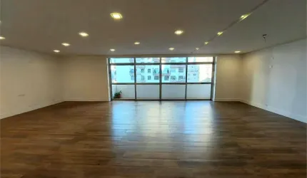 Apartamento com 3 dormitórios, 1 suite, living com varanda