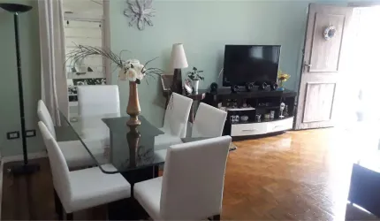 Casa à venda com 200 m², 3 suítes, 3 vagas, churrasqueira em boa localização na região de Pompéia!!