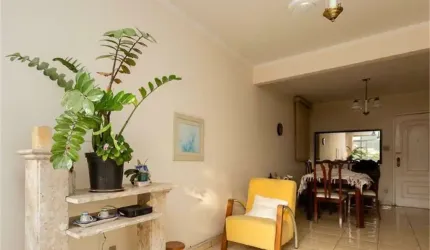 Apartamento com 2 dormitórios mais um quarto de serviço e 1 vaga em Pinheiros.