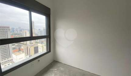Apartamento novo a venda em Moema, com 51 m2, varanda, 1 suite e 1 vaga