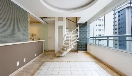 Cobertura Duplex  a venda no Paraiso, com 3 suites, jacuzzi. Vista espetacuilar!