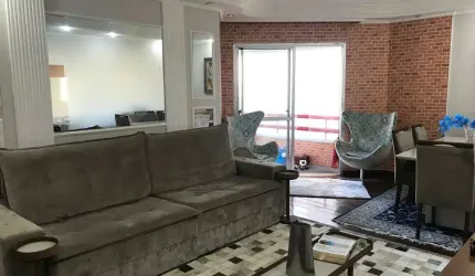 Apartamento de 110m², 3 dormitórios sendo 1 suíte, 2 vagas. Saúde.