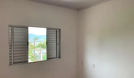 Casa de vila a venda, reformada com ótima localização. Agende uma visita!!