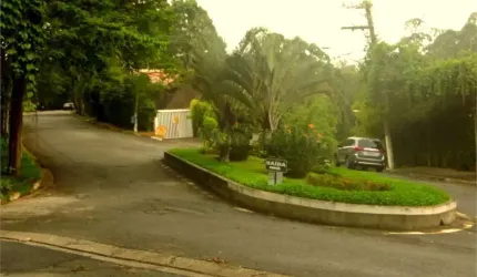 Casa em Condominio 4 Suites 8 Vagas 2 Depósitos no Panamby. Analisa Permuta