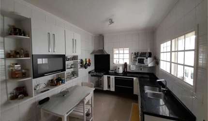 CASA A VENDA COM 284² NO PLANALO PAULISTA