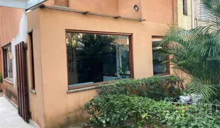 CASA A VENDA NA ACLIMAÇÃO COM 4 DORM E 4 VAGAS