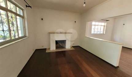 Casa 340 metros no Sumaré excelente localização