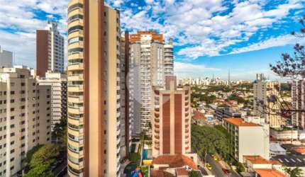 Apartamento com 165 m² de área útil com vista de cinema!