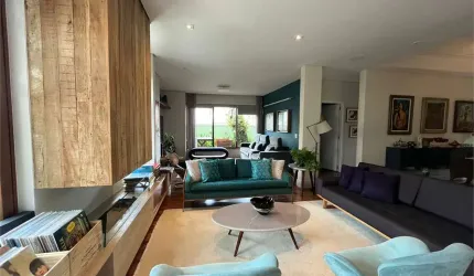Casa de Vila com 4 quartos, 4 suítes e 3 vagas