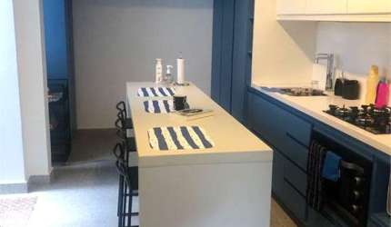 Sobrado no Pacaembu com 3 quartos, 1 suíte e uma vaga de garagem.