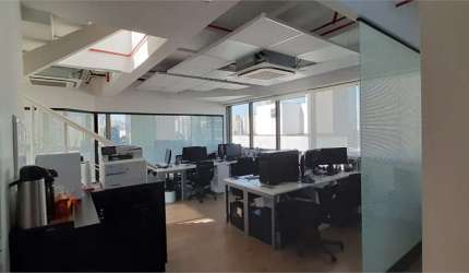 Laje comercial para locação andar alto com 328 m².
