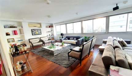 Apartamento 250m2, 4 dormitórios, 1 suíte, living 2 ambientes, 2 vagas, em Higienópolis.