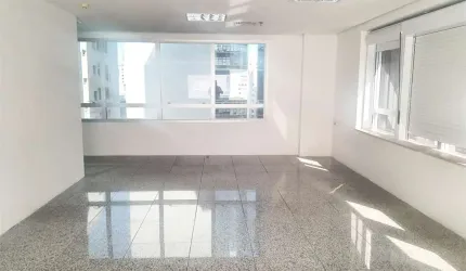 Excelente sala comercial com 93,76m² Próximo ao Shopping Pátio Paulista.