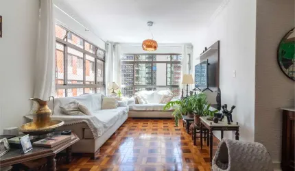 150m² de área útil, 3 dormitórios, sendo 2 suítes e 1 vaga de garagem.
