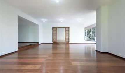 Oportunidade num dos bairros mais charmosos e procurados de São Paulo!