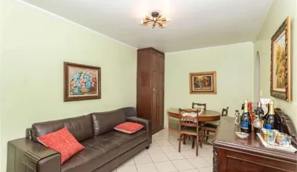 Sobrado de 124m2, living para 2 ambientes, 3 dormitórios, quintal, edícula, na Vila Mariana.