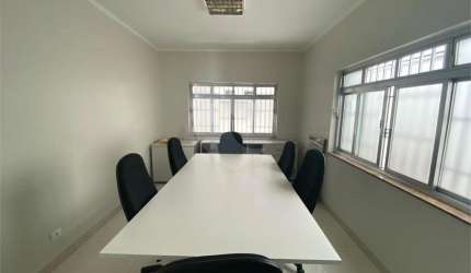 Casa Comercial - Impecável - Pronta para ocupar- Paraiso
