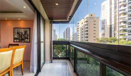 Apartamento à Venda no Campo Belo - 144m² 1 Suíte 3 Quartos 2 Vagas com Lazer