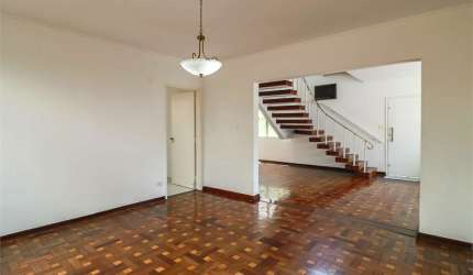 Casa - Perdizes - 3 Dormitórios - 242 m².