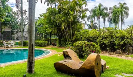 Casa na Cidade Jardim com 2000m² de terreno