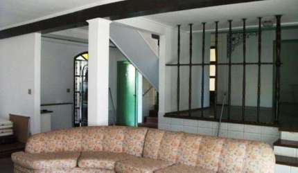 4 Quartos, 2 suítes e 4 vagas