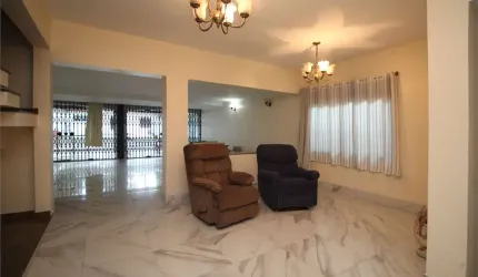 Vende se casa na Vicente Rao com 346 m quadrados - 3quartos-1 suíte-4 vagas