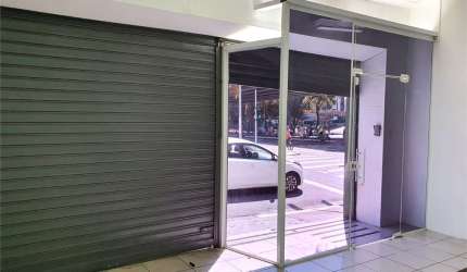 'Loja e sobre loja ( térreo e 1° andar)