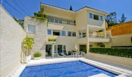 Casa dos Sonhos, rua tranquila, próxima ao Shopping Cidade Jardim.