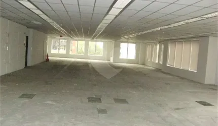 Comercial, 935 m²