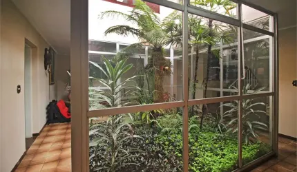 Casa com piscina e churrasqueira!