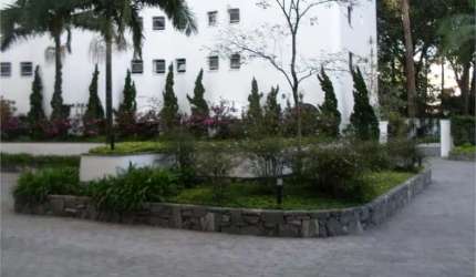 Apartamento na Granja Julieta, 208m², 4 quartos, 1 suíte, 2 vagas e preço de ocasião